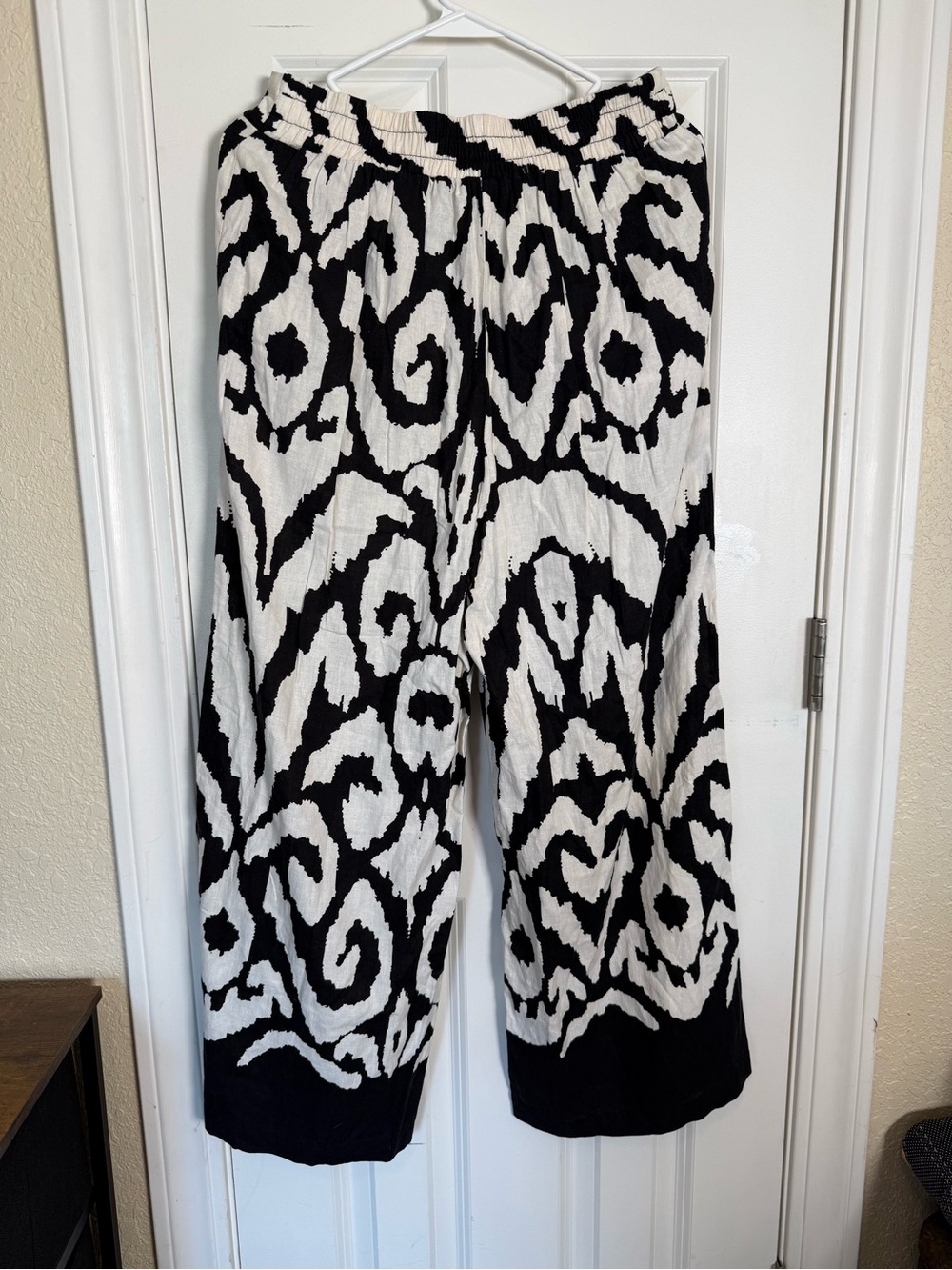 Rachel Zoe Black and White Linen Abstract Wide-Leg Pants - Picture 2 of 4